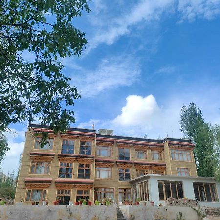 Hotel Alpine Ladakh ليه المظهر الخارجي الصورة